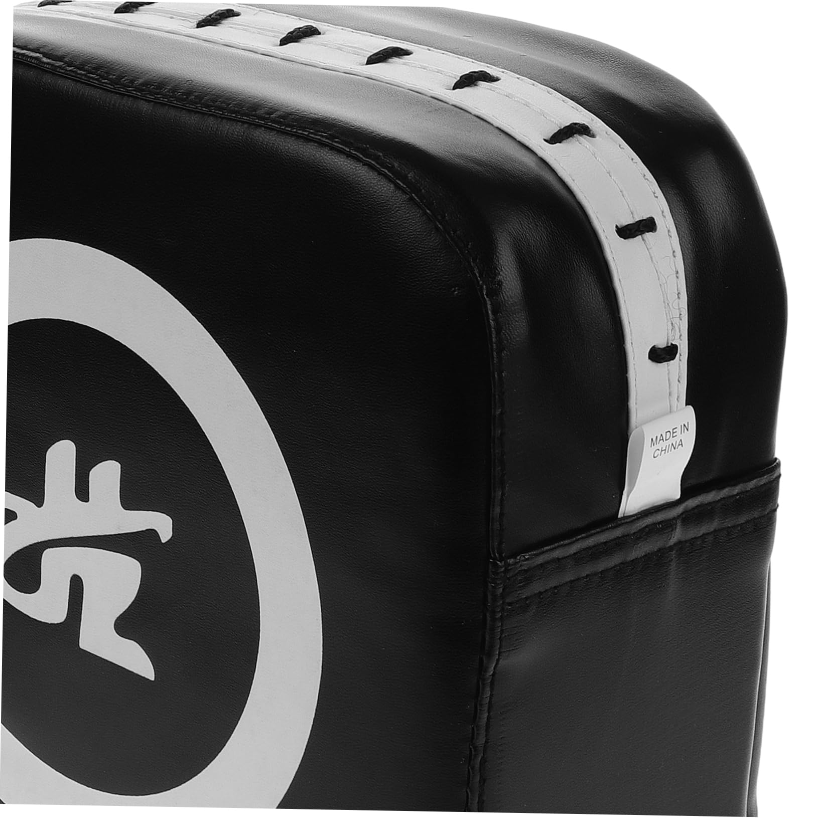 Yardwe Wall-Mounted Boxing Pad Compact Kicking Training Shield for Pu Material for Taekwondo and Kickboxing Space-Saving Design Bright Color