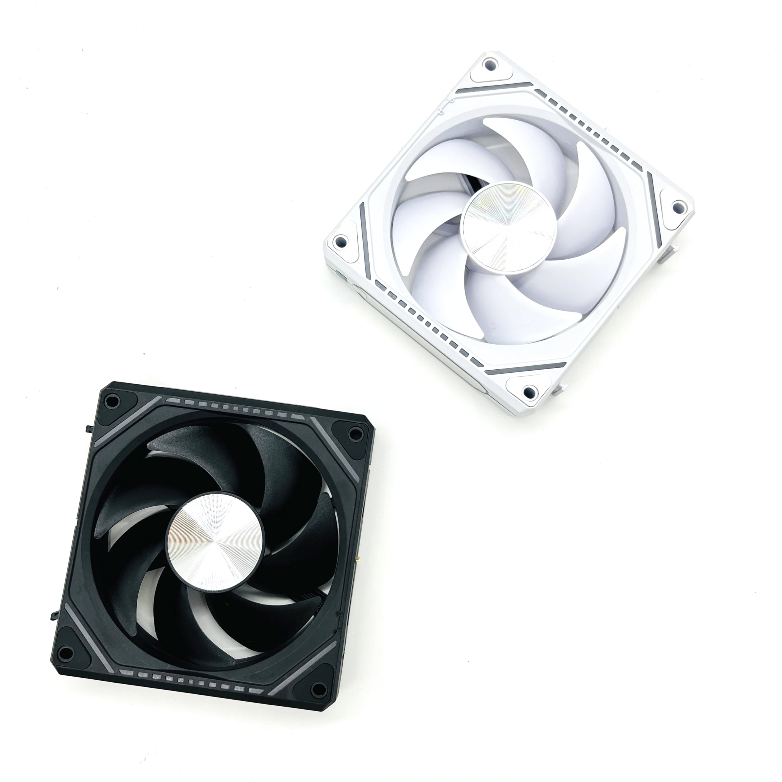 Ventilateur ARGB pour PC de jeu de salon blanc pour un setup esthétique