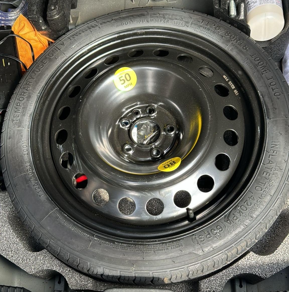 Kit rueda de repuesto de 18" compatible con Volvo XC40 con gata, llave, guantes y funda