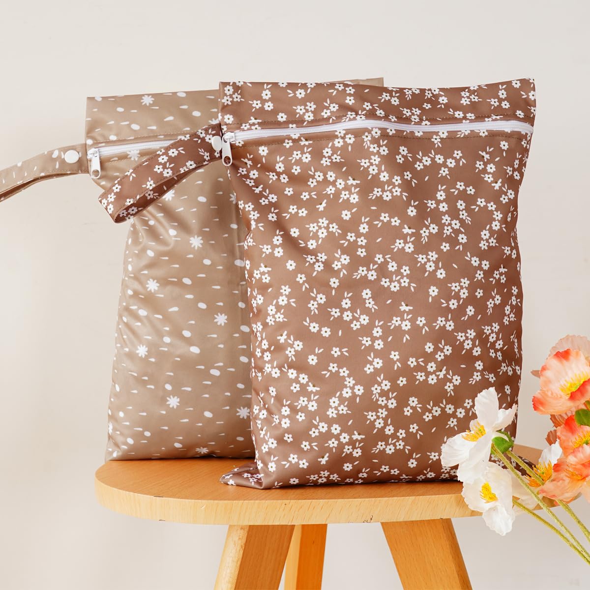 Treer Wet Bags 2 PCS for Cloth Diaper Nappy Baby Wet Dry Bag Large Waterproof Reusable Portable Baby Items Organiser Bag Zipper Diaper Bag for Swimming Travel Beach Pool (Brown Floral 2,26x36cm)