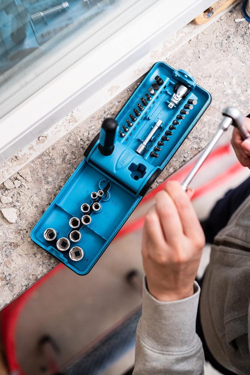 HAZET SmartCase Jeu de douilles et d'embouts 856-1HP I Jeu de 38 outils à douilles, entraînement : carré et six pans 6,3 (1/4 pouce), divers embouts dans un coffret à outils compact'.