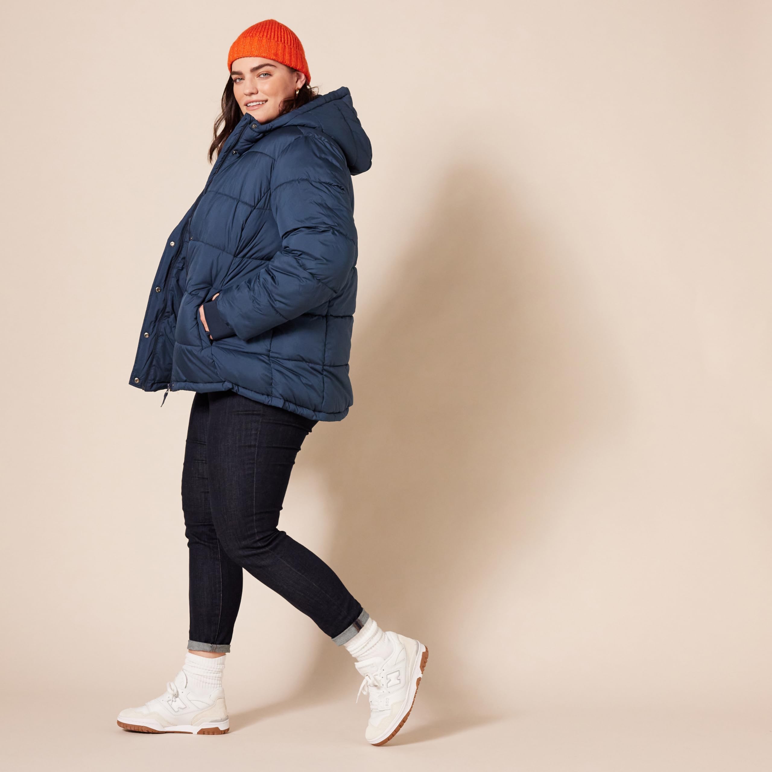 Amazon Essentials Doudoune Matelassée Épaisse à Capuche et Manches Longues (Disponible en Grande Taille) Femme