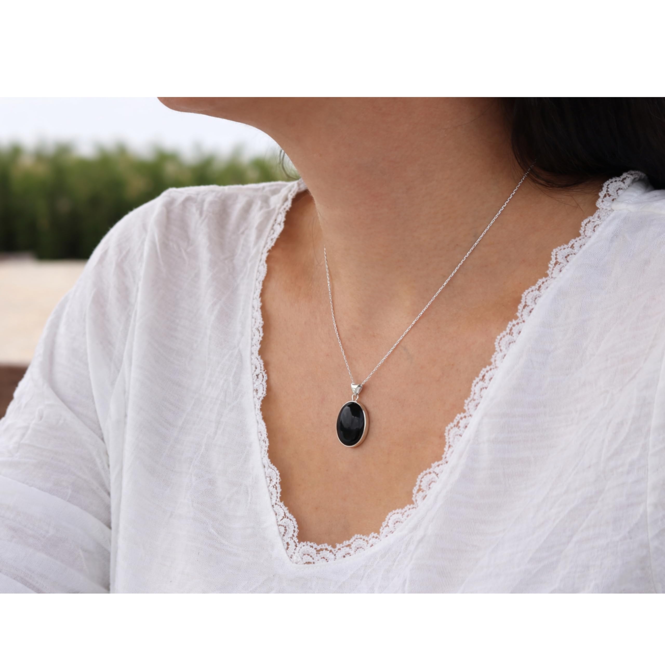 Collana con Ciondolo Piccolo Pietra Onice Nera Ovale 15x20mm in Argento Sterling 925 Fatto a Mano Catena 40+5cm