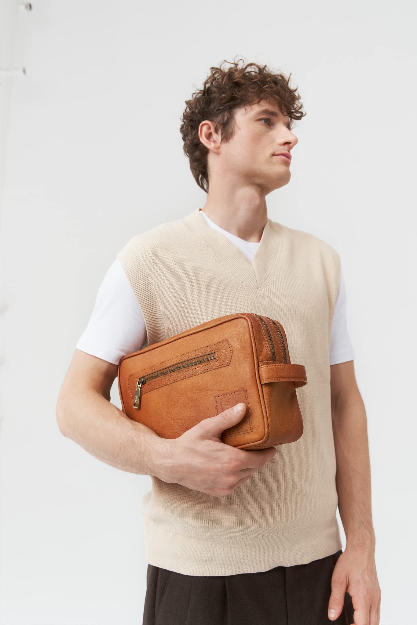 BERLINER BAGS Vintage skórzana kosmetyczka Paul, etui na kosmetyki dla mężczyzn i kobiet na podróż - brązowa, 2 przegródki, 11" x 7.5" x 3.9", Vintage