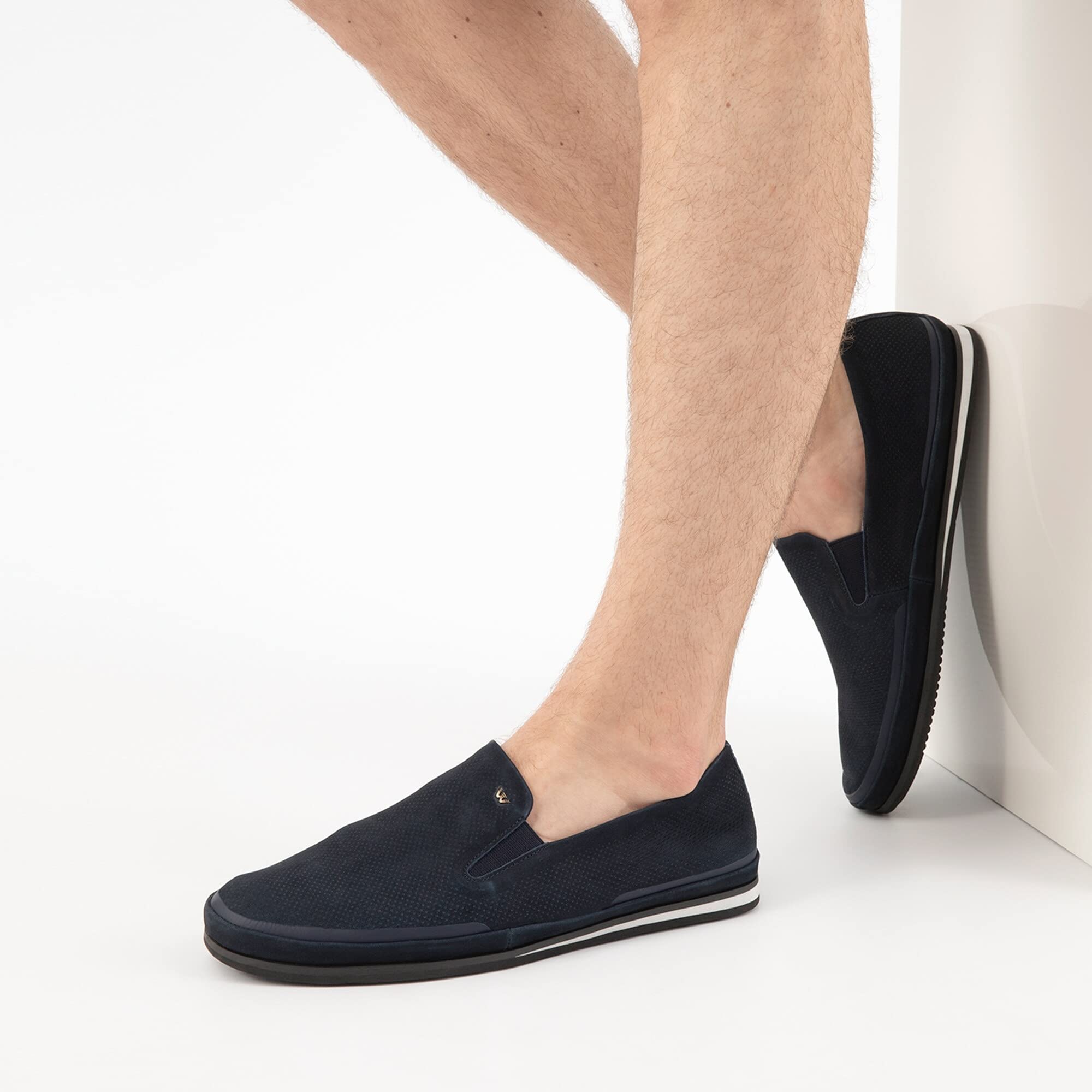 WOJAS - Scarpe da Ginnastica da Uomo I Nubuck I Texture Traforata I Pratica e Confortevole I 10113-26 - Blu Scuro
