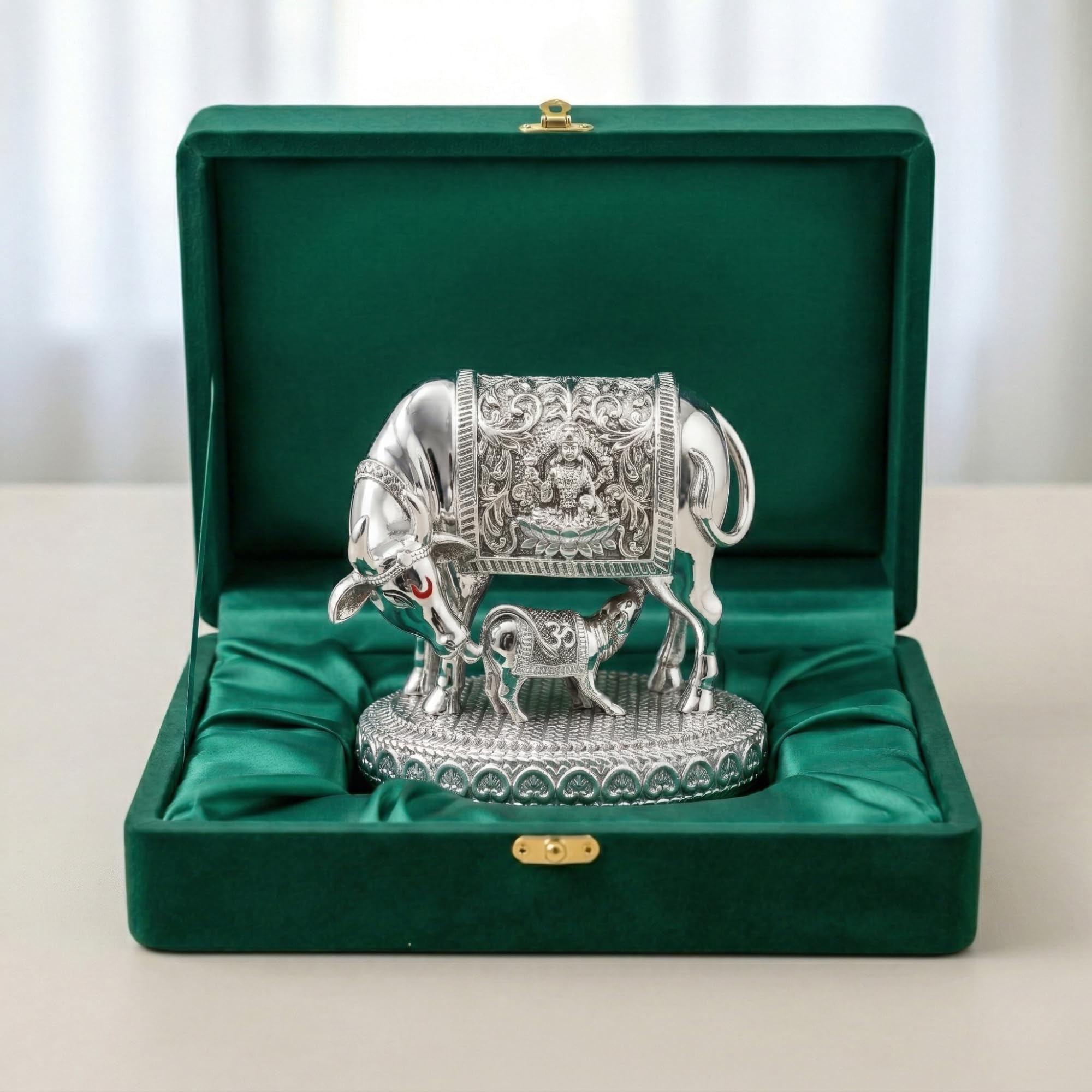 Dev Aastha 999 Pure Silver Plated Kamdhenu Cow Idol - 3.5 Inch Auspicious Vastu Home Decor for Pooja Room and Mandir - Sacred Symbol of Prosperity, Abundance and Luck - Ideal Religious