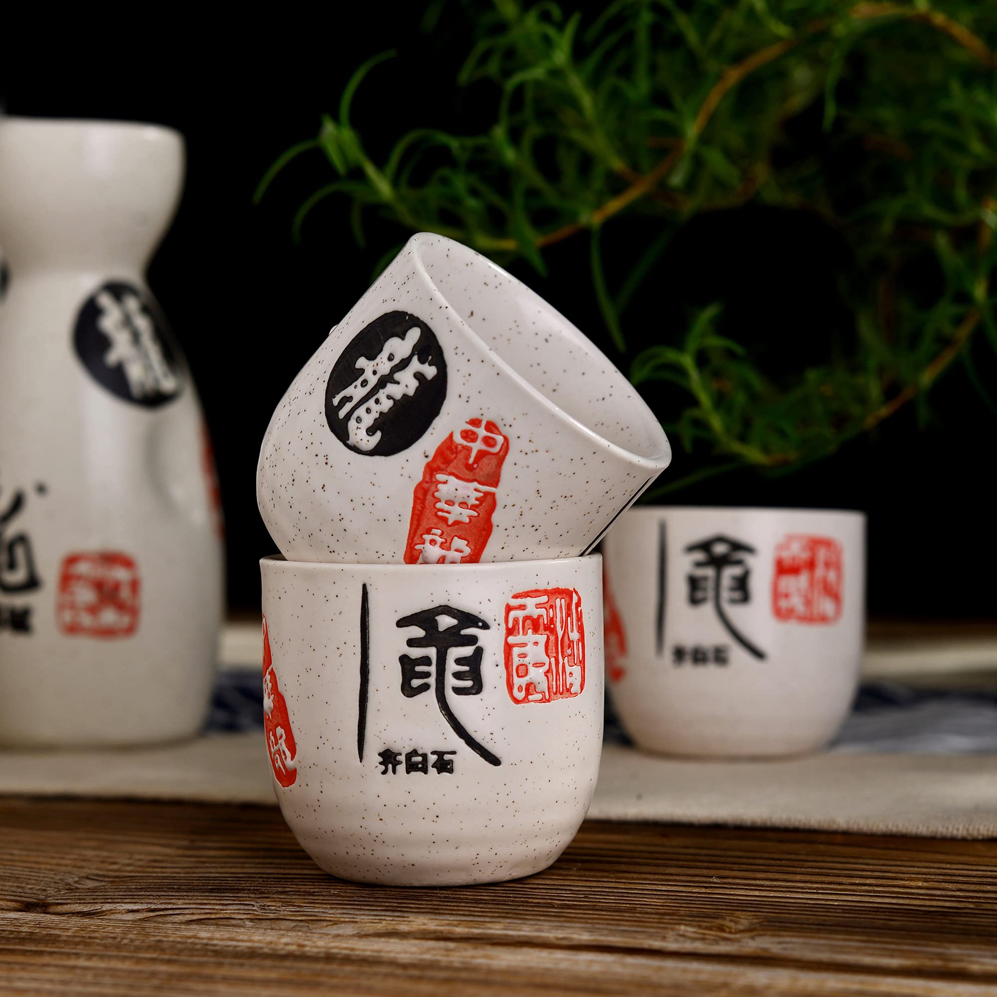 Set e Bicchieri da Sakè, Set Tradizionale Giapponese con Bicchierini da Sakè in Porcellana Ceramica Artigianale Set 5 Pezzi, 1 Sake Pot, 4 Tazze di Sake, Bianca