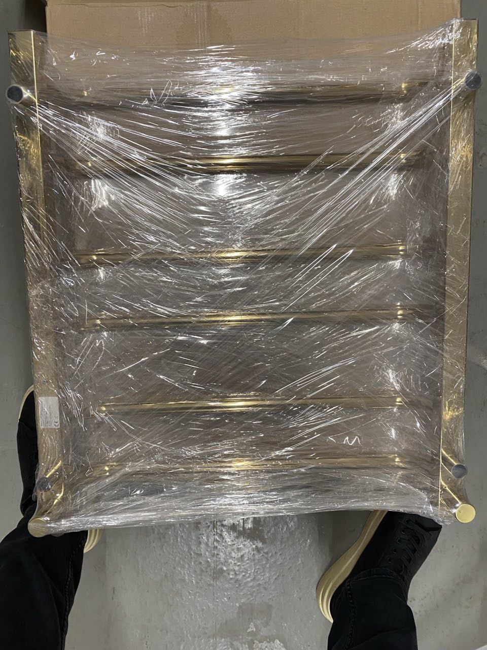 Elna grzejnik na ręczniki, złoty, 104 W, 610 x 530 mm, elektryczny z timerem i termostatem, do hotelu, mieszkania, SPA i studia – IP44 – stal nierdzewna – kompaktowy montaż na ścianie