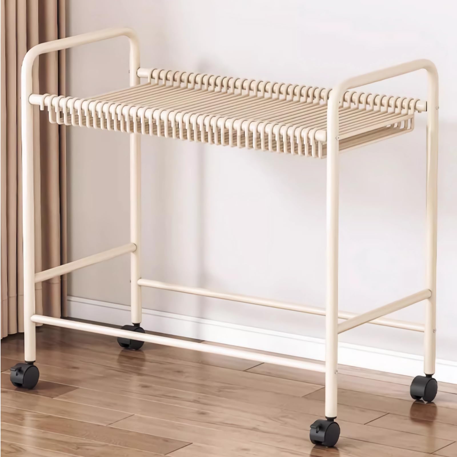 [Goswave] スラックハンガー 大容量 20本掛け パンツハンガー スイング式 キャスター付き 出し入れカンタン ハンガーラック 床置きズボン棚 軽量 頑丈 コンパクト 収納 省スペース 簡単組み立て (ベージュ, 幅60cm 20本掛け)