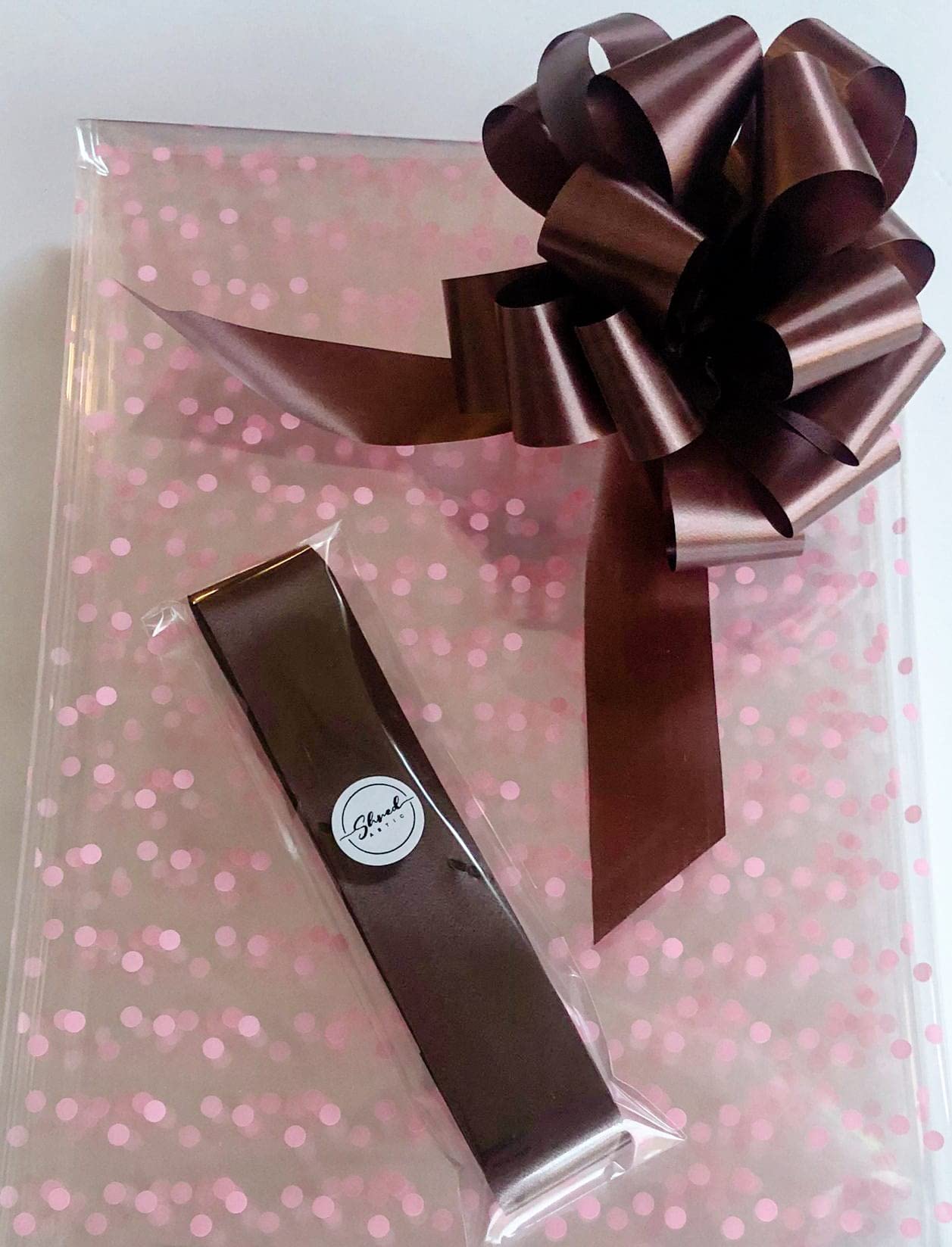 ShredAstic® Pink Dot Florist Cellophane wrap with 30mm Pull Bow (5 metres, brown)