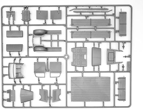Miniatura 6 de ICM Modelos Tipo 2.5-32 Camión Ambulancia Alemán WWII