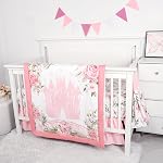 TANOFAR 4-Piece Ensemble de literie pour bébés filles, Ensemble de draps de nourrice Floral Castle comprenant un consolateur, une feuille de litière ajustée, une jupe de bébé et une couche, rose