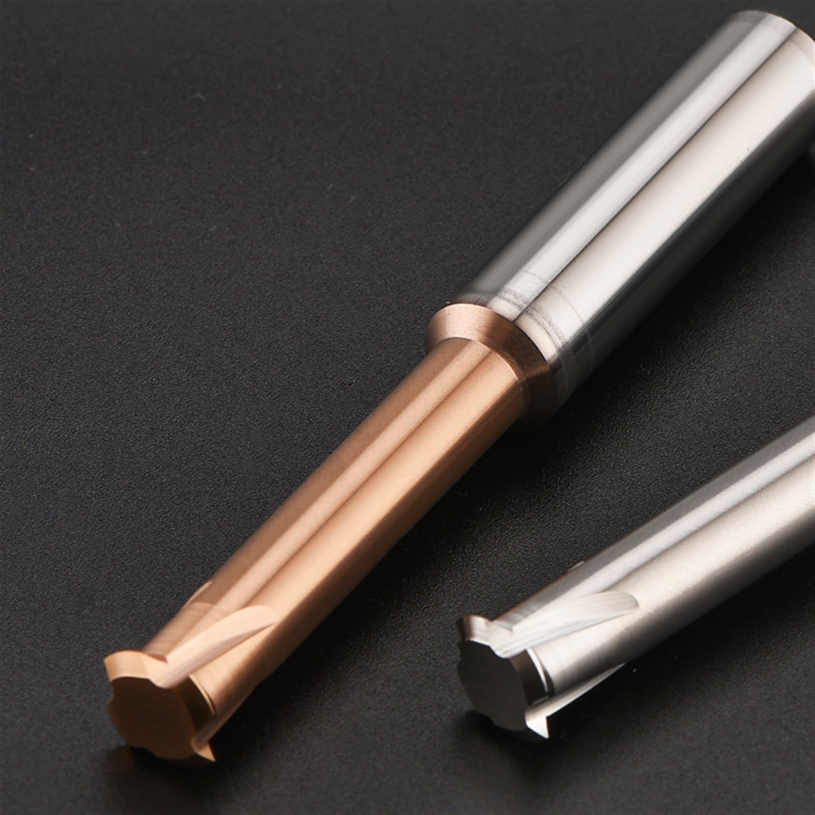Fraise à fileter en carbure à 1 dent à 60 degrés M1.2 M1.6 M2 M2.5 M3 M4 M5 M6 M8 usinage CNC filetage en aluminium et acier(M2x0.4 D4,HRC55 Steel 1T)
