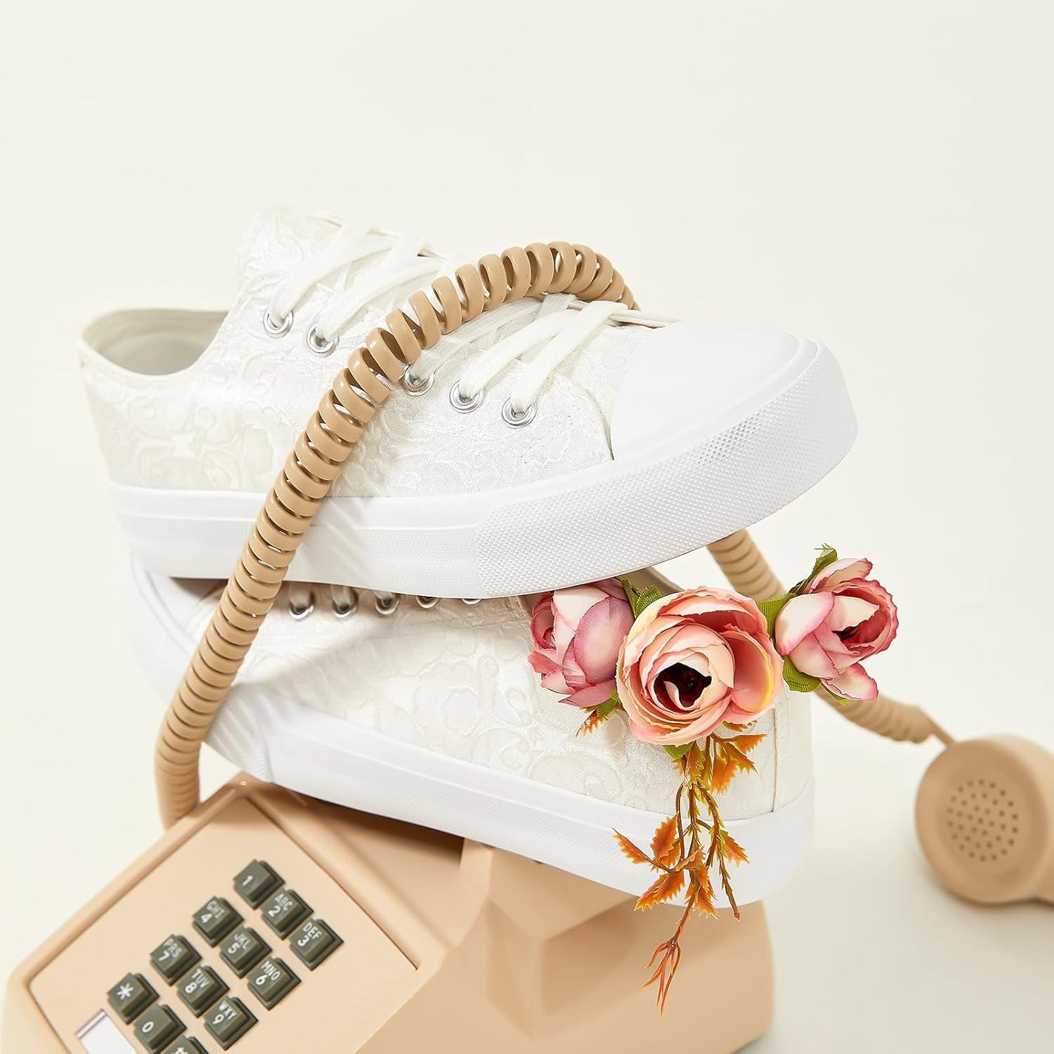 yageyan Womens White Tennis Shoes Low top Canvas Sneakers Women Fashion Shoes for Walking Casual Canvas Comfortable - Image 6