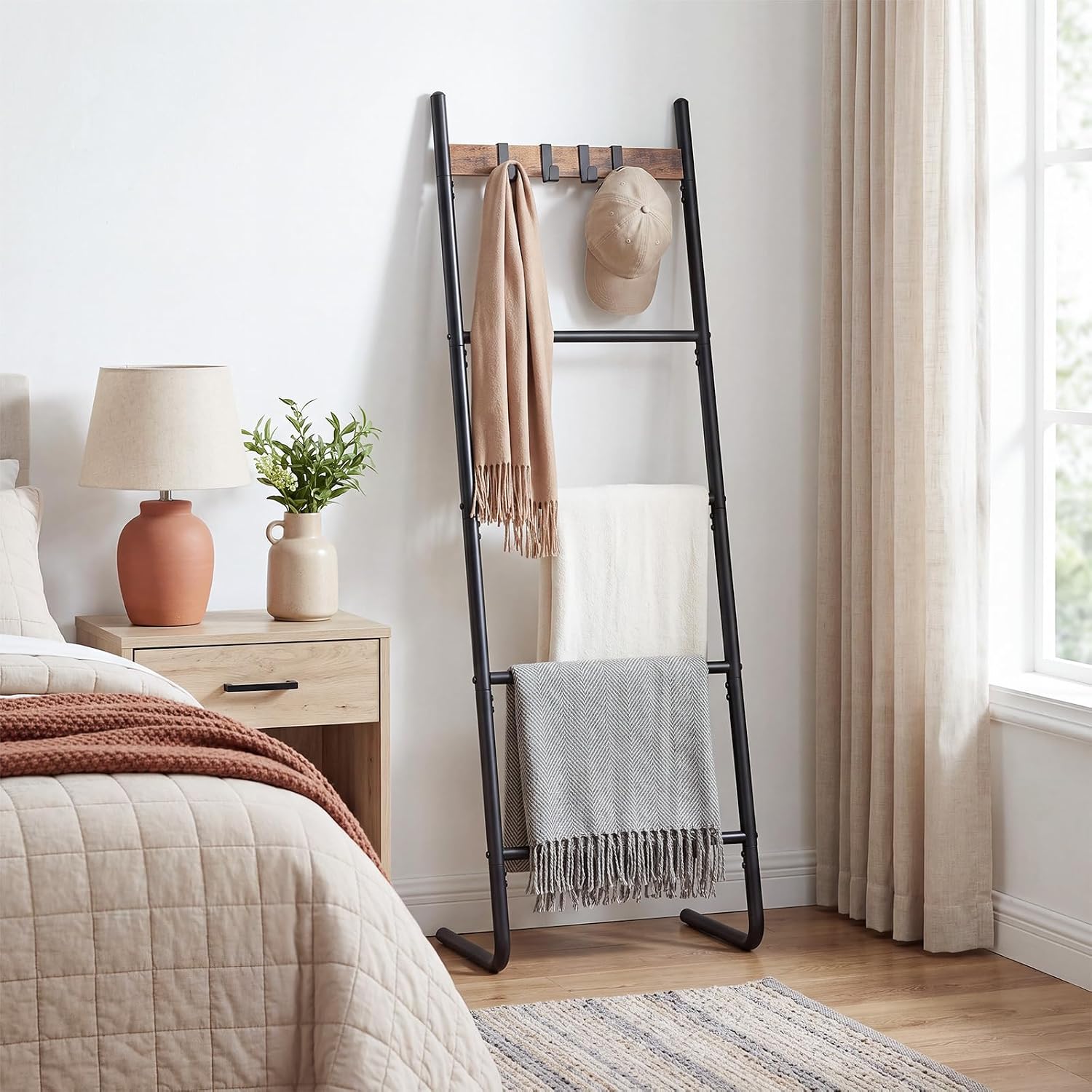 HOOBRO Blanket Ladder, 5-Tier Towel Rack, Wall-Leaning Blanket Rack