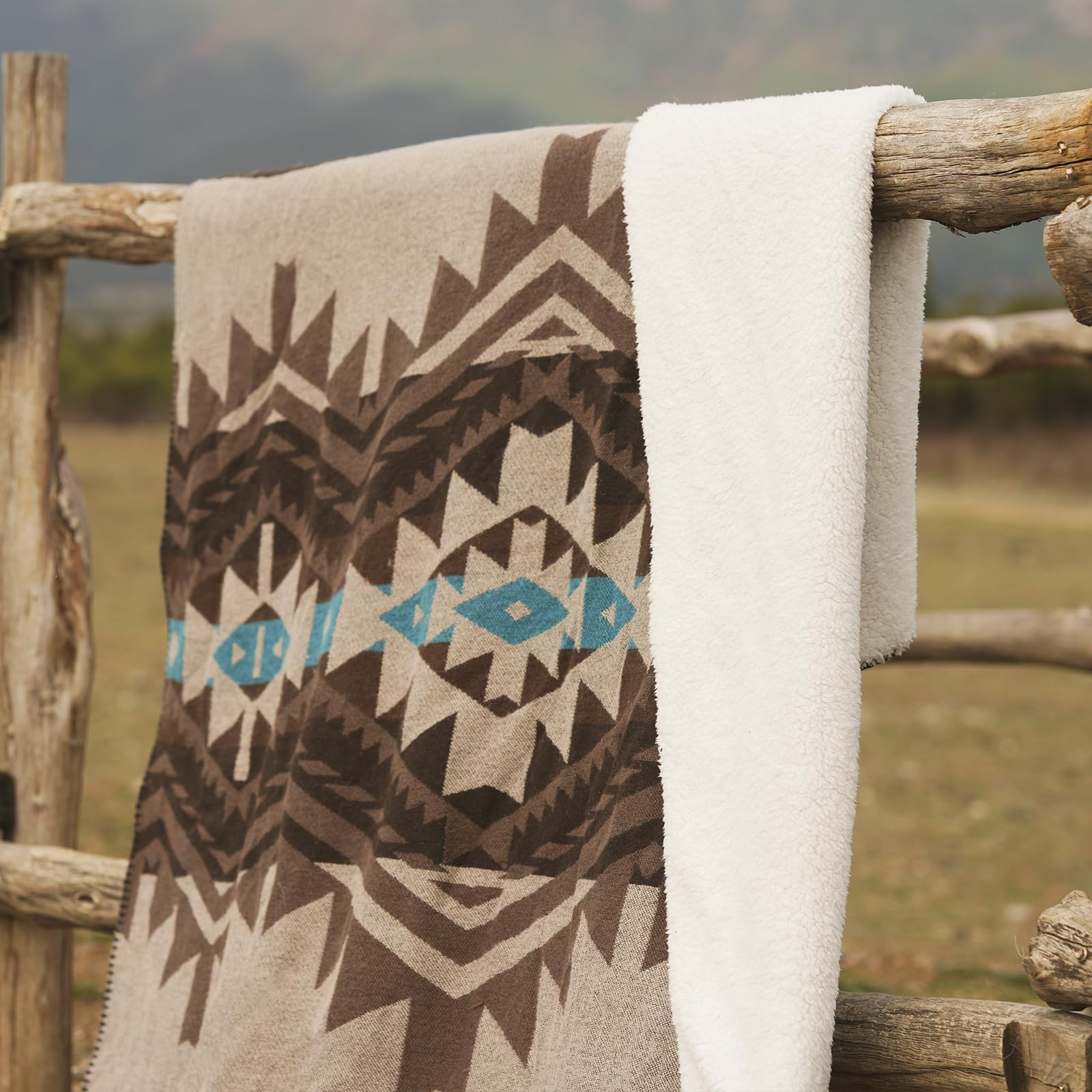 HORIMOTE HOME Aztekische Sherpa-Fleece-Überwurfdecke, ultraweich, gemütlich, Sofaüberwürfe für Camping, Outdoor und Garten, Boho-Dekor für Couch, 127 x 152 cm (Teddy Brown)