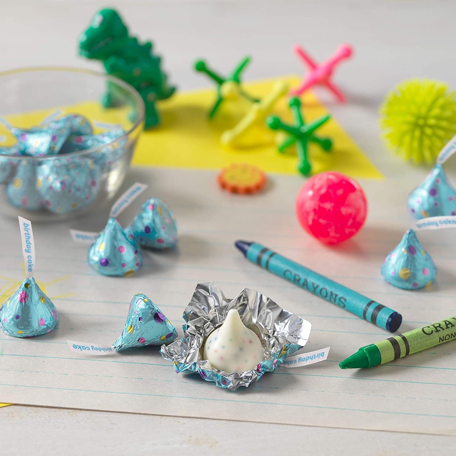HERSHEY'S KISSES Birthday Cake Flavored Creme with Sprinkles Candy - 2lbs.
