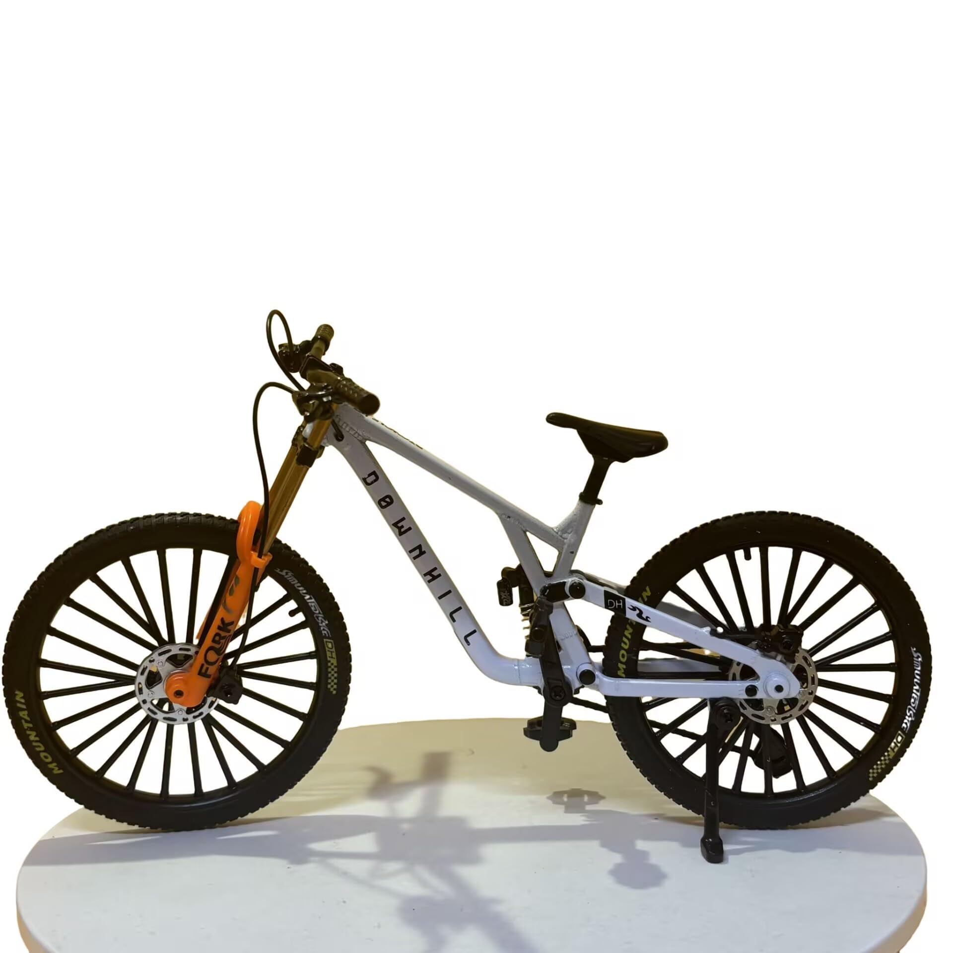 1: 10 ratio die cast alloy mini BMX mountain bike finger bike model toy desktop decoration craft suitable for bike enthusiasts bike racers