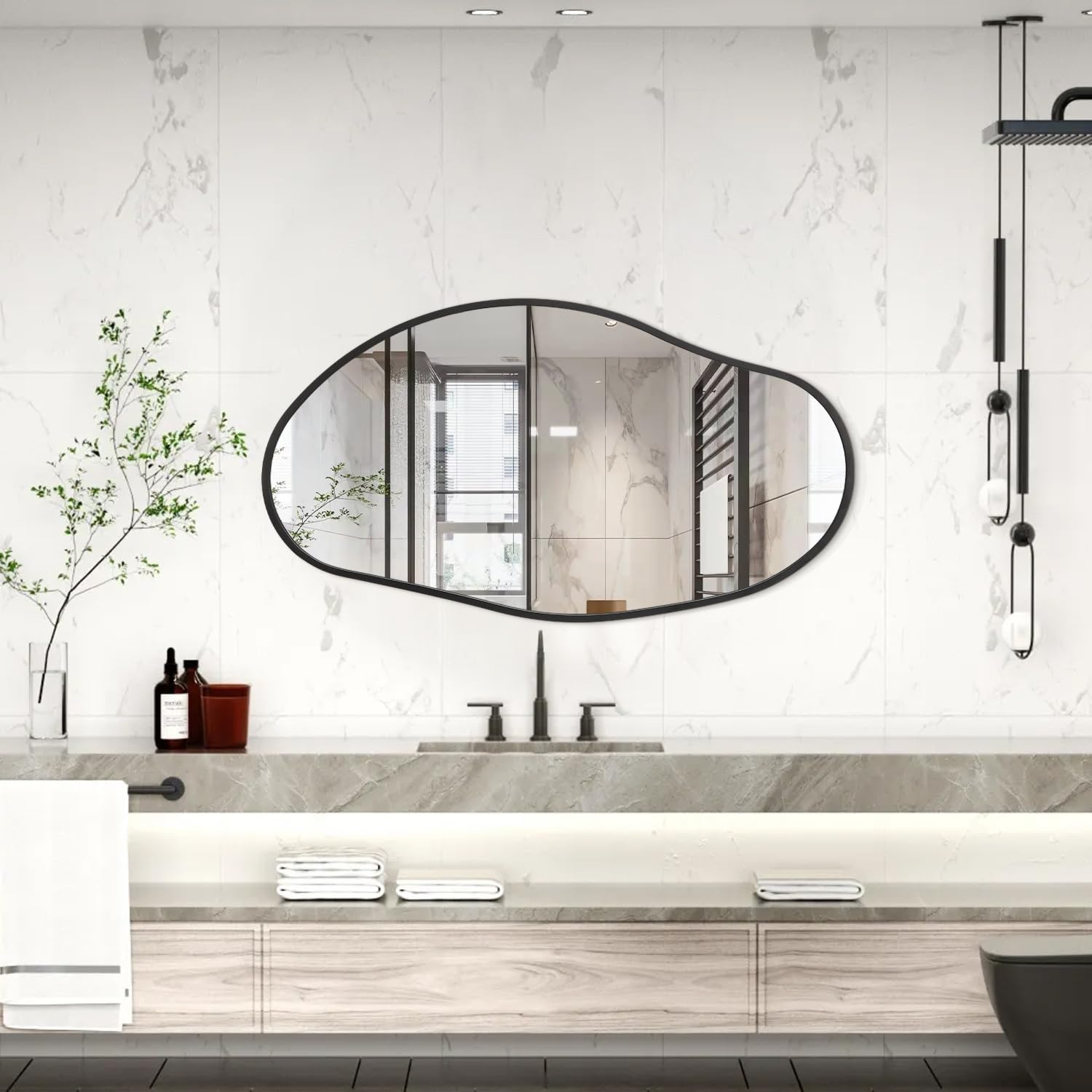 Espejo asimétrico para pared, espejo irregular negro, espejo decorativo montado en la pared, marco de metal, espejos modernos de tocador de baño para dormitorio, sala de estar, 45 x 75 cm