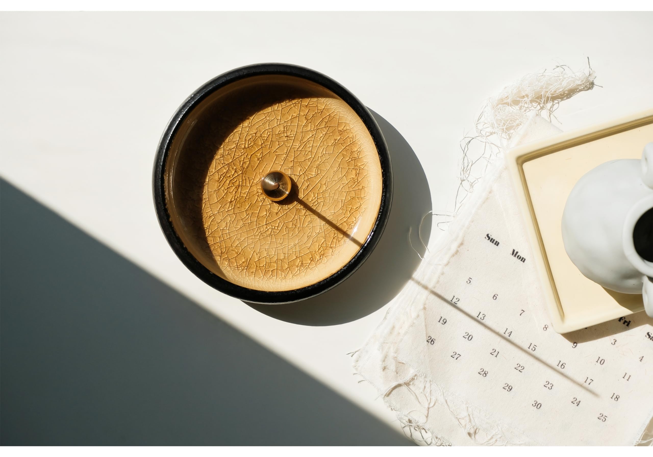 Porta Incenso In Ceramica 3 In 1, Con Supporti In Ottone Rimovibili, Ciotola Per Bastoncini, Palo Santo E Salvia, Fatto A Mano Mino-Yaki, Colore Blu Con Craquelé - 4