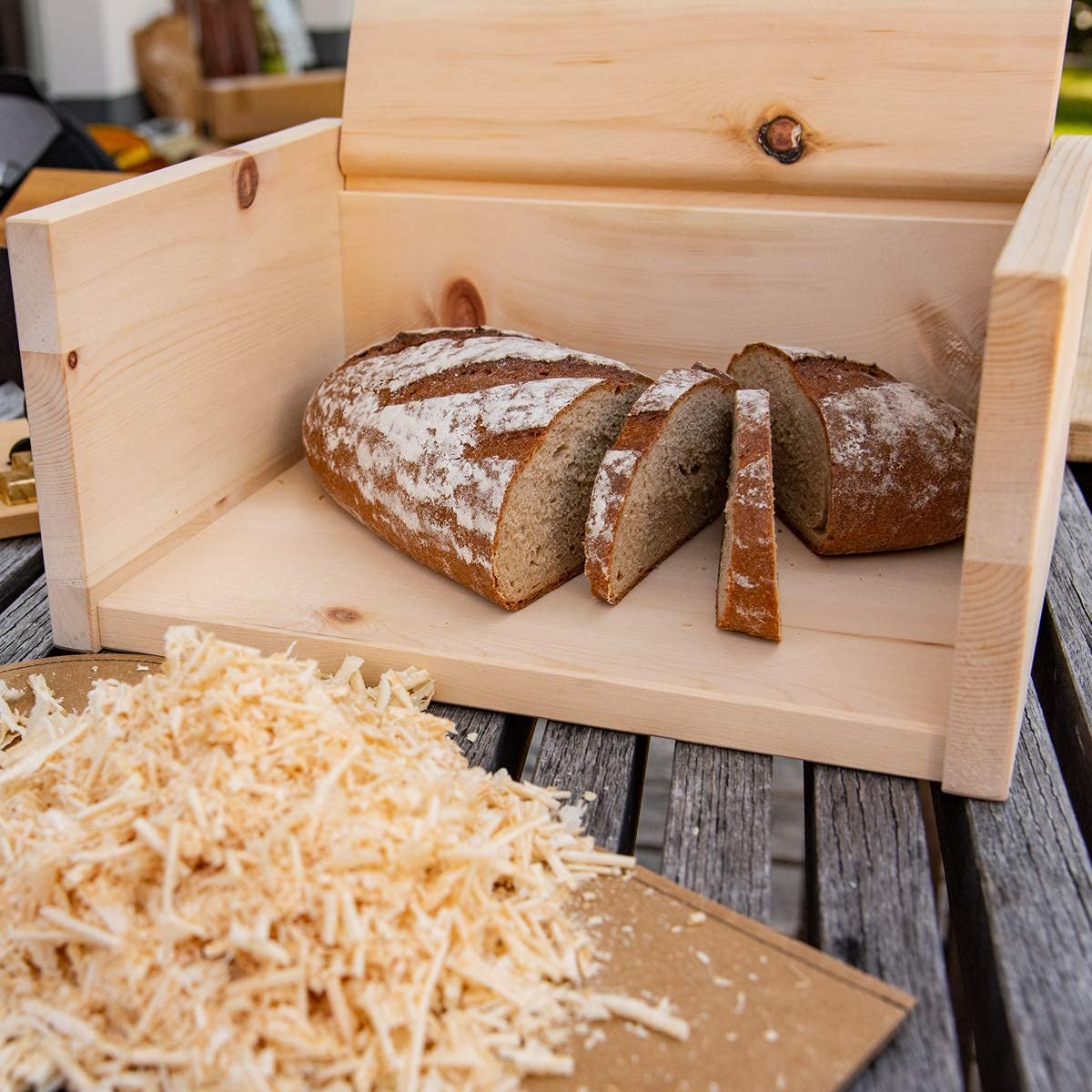 Hochwertige Brotdose aus massivem Zirbenholz - Brotkasten mit aufklappbarem Deckel - plastikfrei & nachhaltig - Handarbeit aus Österreich