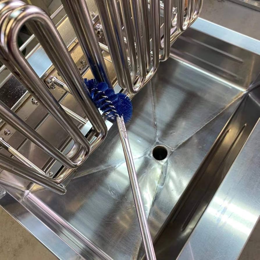 Amazon｜フライヤーブラシ 耐熱ブラシ フライヤー掃除ブラシ