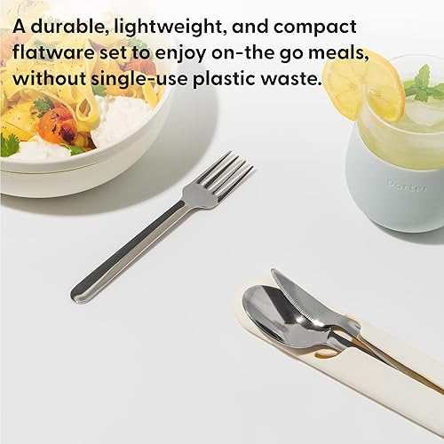 Vista 2 de W&P Porter Utensilios de acero inoxidable con estuche de transporte de silicona Crema Cuchara, tenedor y cuchillo para comidas sobre la marcha