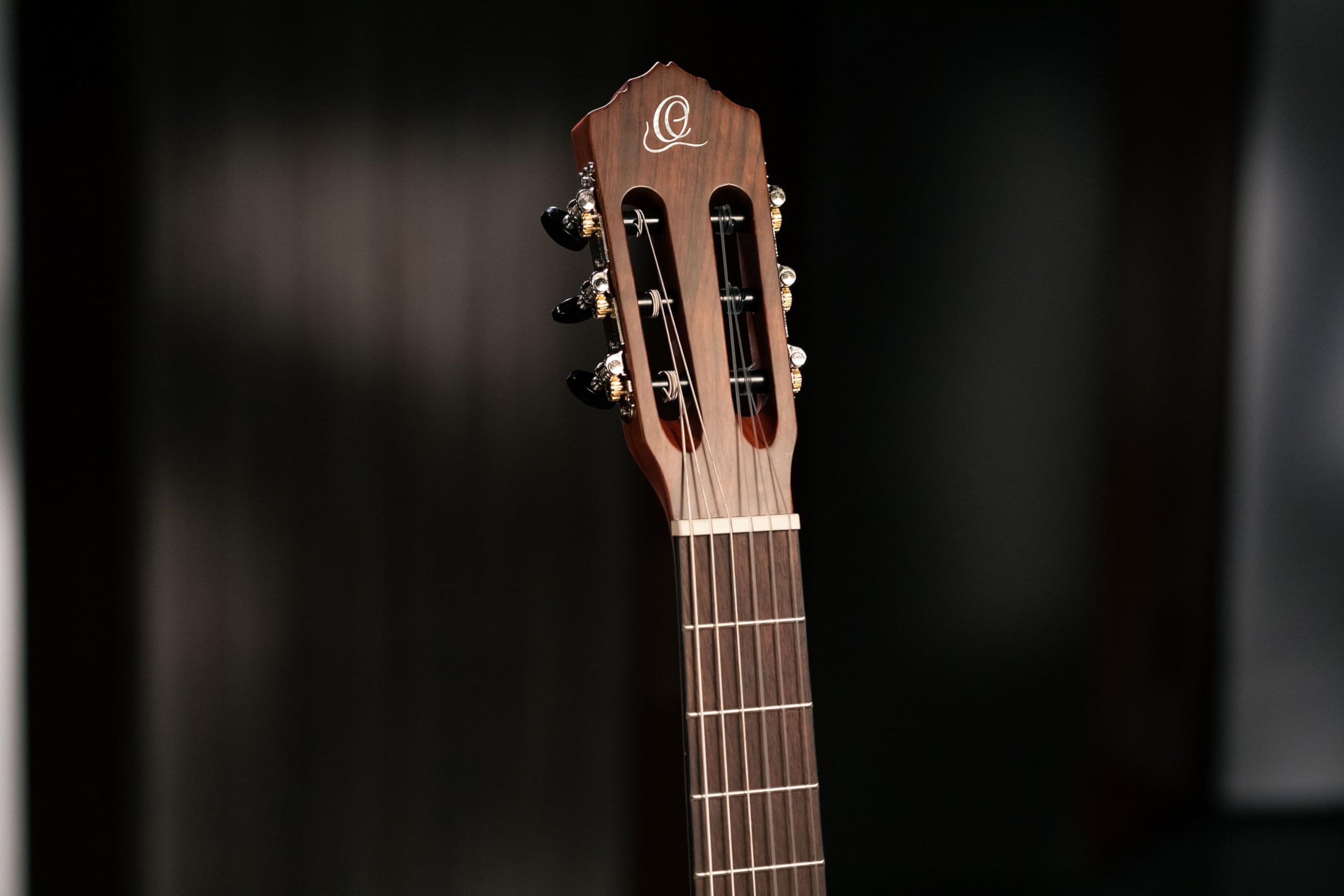 Ortega Guitars 4/4 Konzert Gitarre – Student Series – Zeder, Katalpa, Natur (RSTC5M) | Nylonsaitengitarre, Zederndecke & Katalpa-Korpus Satin-Finish