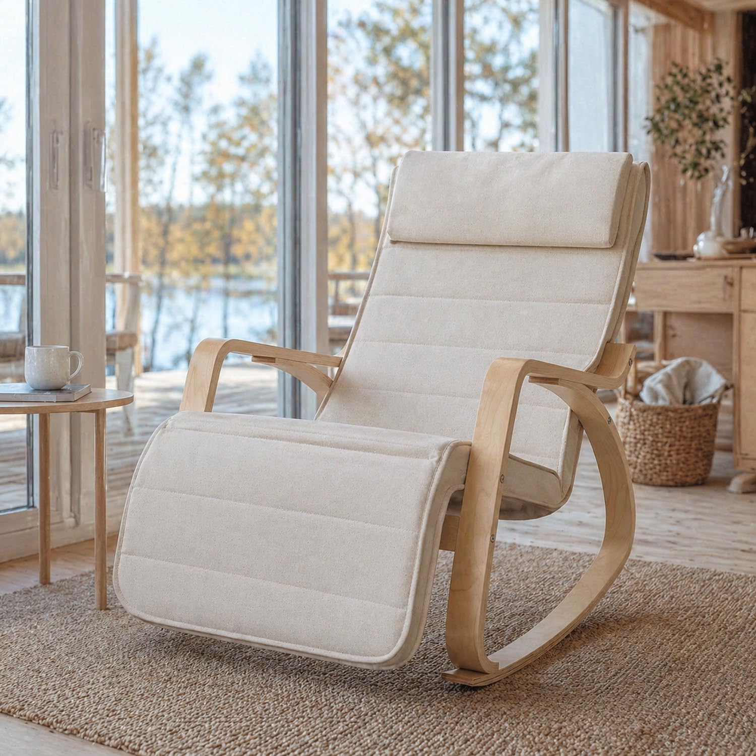 Poltrona A Dondolo Reclinabile In Legno E Metallo Con Poggiapiedi Regolabile 5 Posizioni Seduta Imbottita Sfoderabile Per Balcone Giardino Interno Esterno 121.5 x 55 x 84 Cm Beige