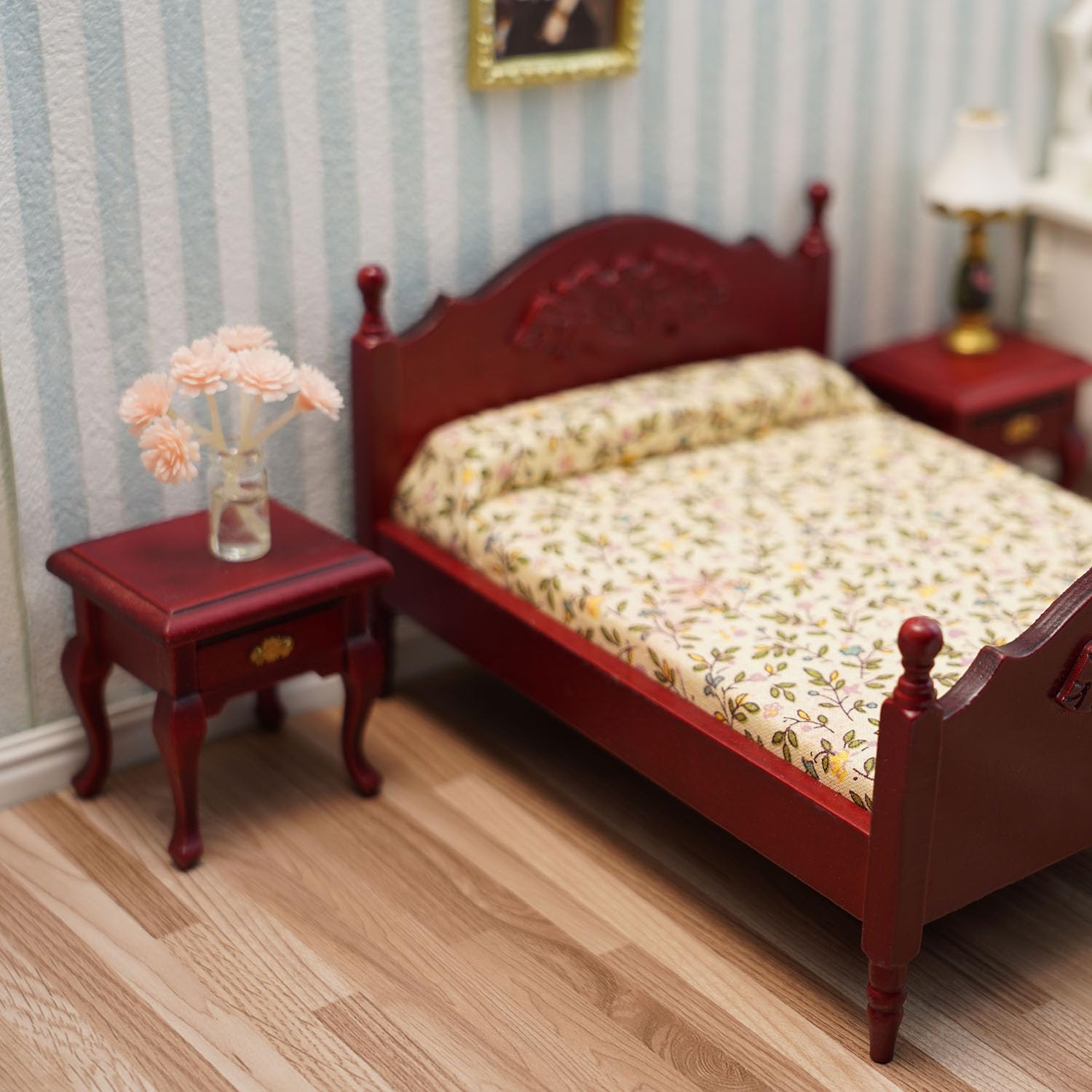 Mobili in miniatura per casa delle bambole in legno, letto con materasso e cuscino, scala 1 e 12, accessori decorativi per casa delle bambole (rosso)