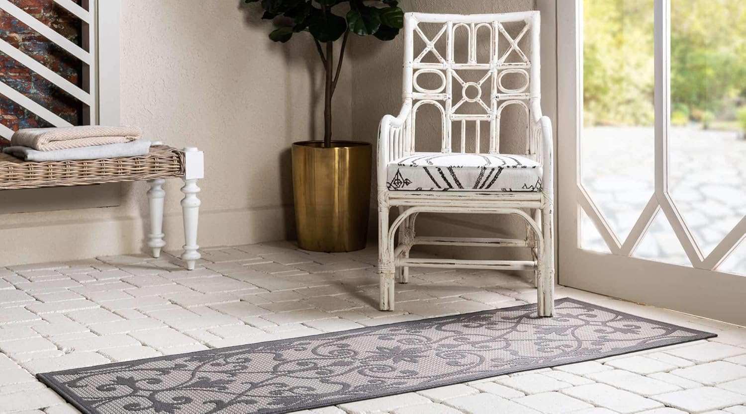 Unique Loom Outdoor Botanical Collection Area Rug - Gate (2' x 6' 1" Runner, Gray/ Silver)