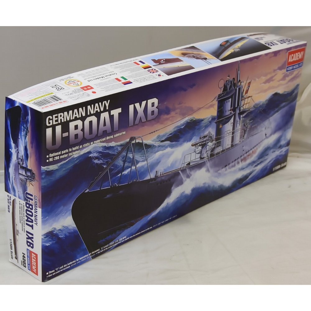 Amazon.com: German Navy U-Boat IX B 1/150 Scale Motorized Diving