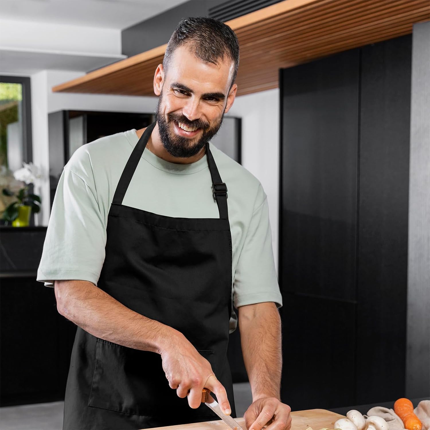 Adjustable Bib Apron 100% Polyester Kitchen Aprons Waterdrop Resistant Aprons with Adjustable Strap, Pockets & Long Ties - Image 2