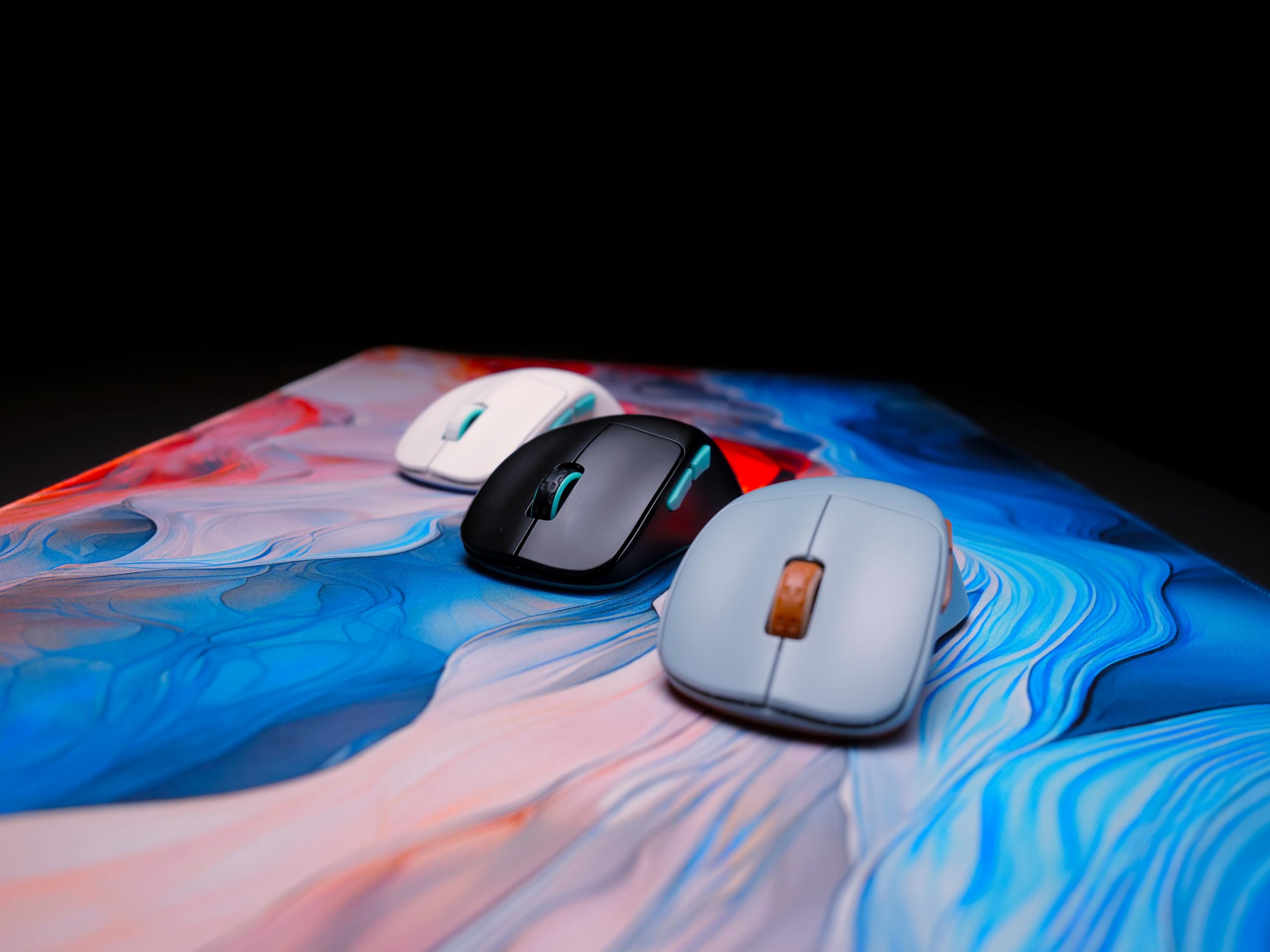 CHERRY XTRFY M64 Wireless, Ultralekka bezprzewodowa Mysz do Gier, 2,4 GHz, Zoptymalizowany dla e-sportu, Ergonomiczny kształt z bardzo niskim przodem, Niebieski
