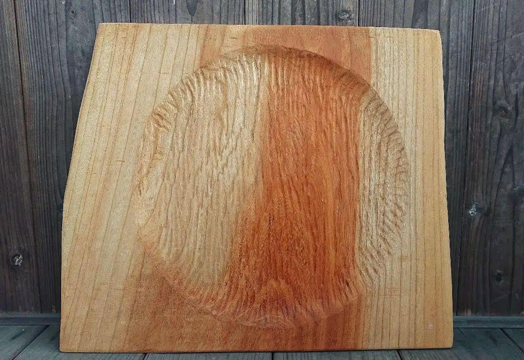 ワンランク上のキャンプに木製手彫り大皿(アウトドア 室内共用