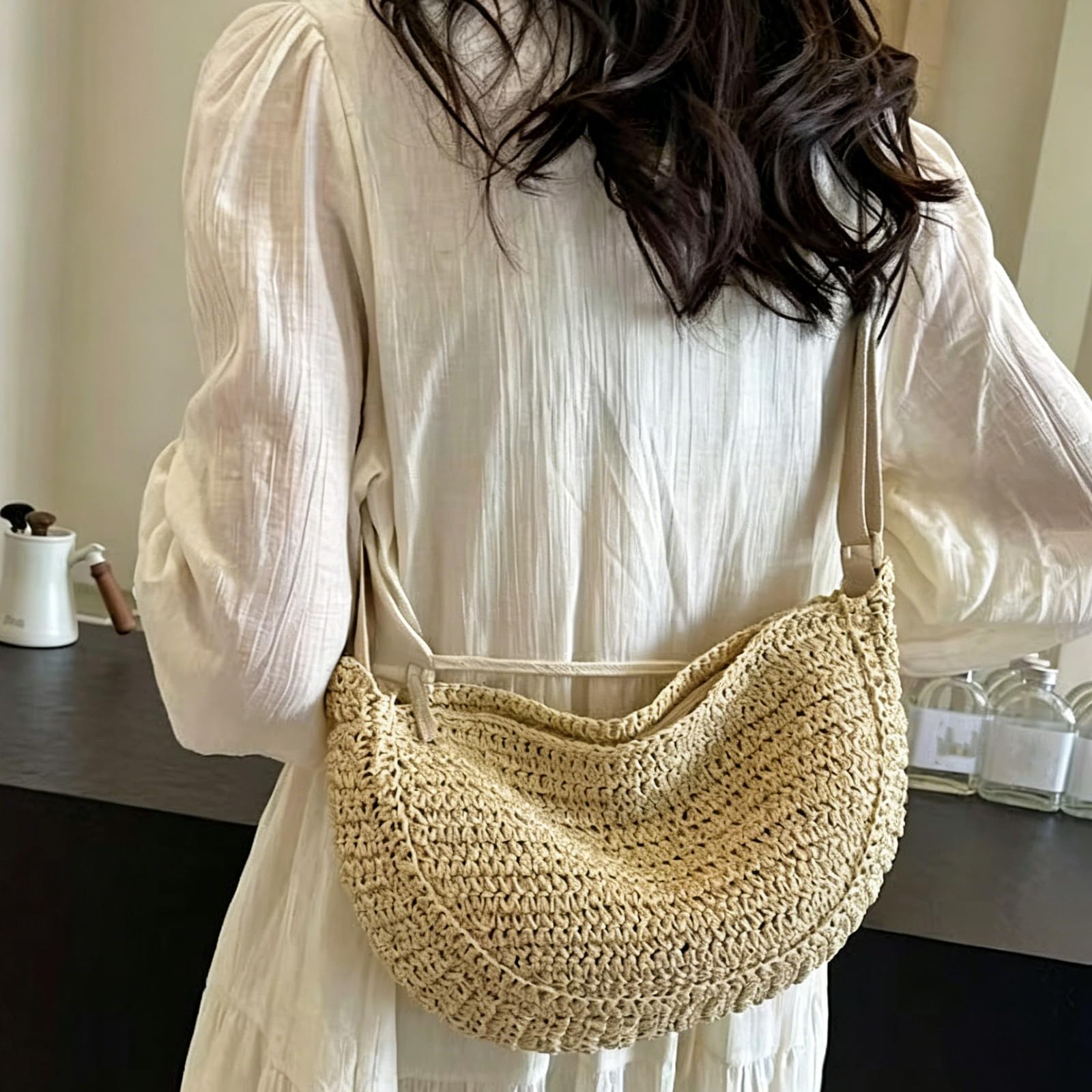 Bolso bandolera con correa ajustable para
