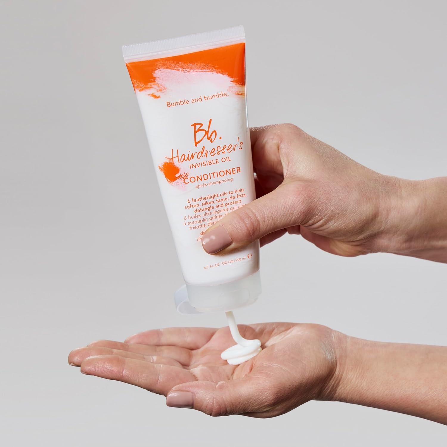 Bumble and bumble. Hairdresser's Invisible Oil Hydrating Conditioner | Hydrating, Anti Frizz, Shine, Color Safe | Curly, Wavy, Straight | With Coconut, Grapeseed + Argan Oil - Image 3