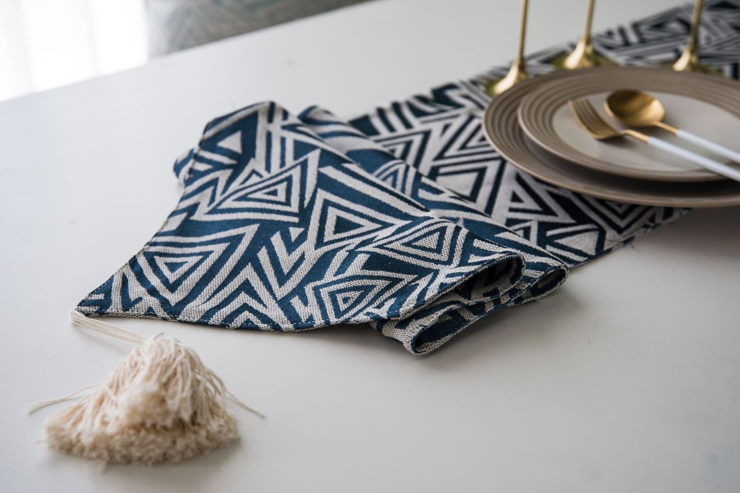 Marineblau Tischläufer Polyester Baumwolle, Deko Tischläufer Abwaschbar Einfache Jacquard Dreieck Muster mit Quasten Tischdecke für Küche Esstisch Dekor, 30x200 cm, Marineblau
