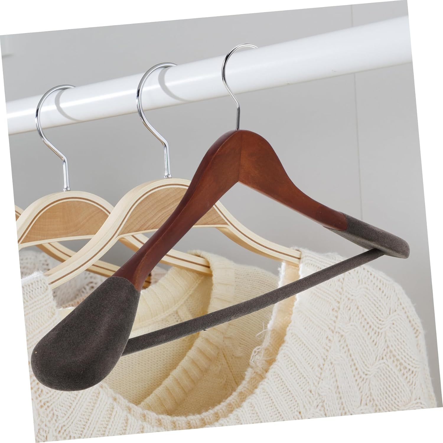KOMBIUDA Wide Shoulder Solid Wood Suit Hangers for Men Heavy Duty Non-Slip Coat Hangers for Closet Organization for Jackets Suits and Coats