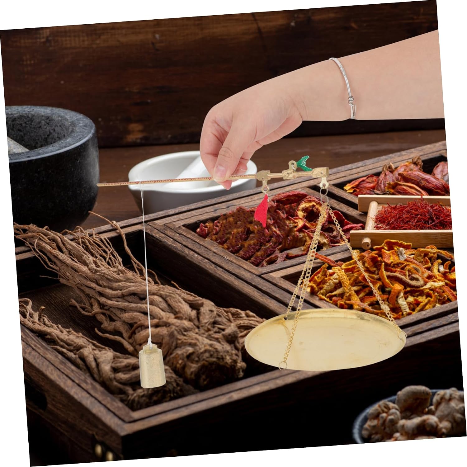 ABOOFAN Chinese Medicine Portable Scale Mini Copper Weighing Scale for Home Use Accurate Measurement for Herbs Teas and Jewelry Lightweight Design with Simple Structure