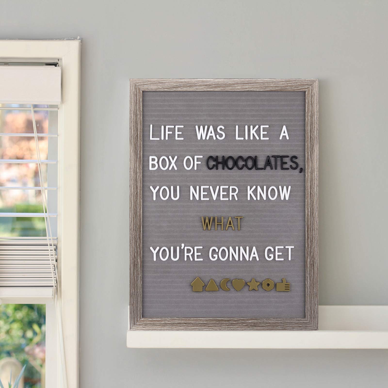 Fuyit Felt Letter Board Holz und Filz 16"x12",Grau Eva Veränderbar Buchstaben Board Retro Felt mit 1090 Weiß&Gold&Schwarz Buchstaben&Zahlen und Emojis&Kursive Wörter,Ständer und Beutel