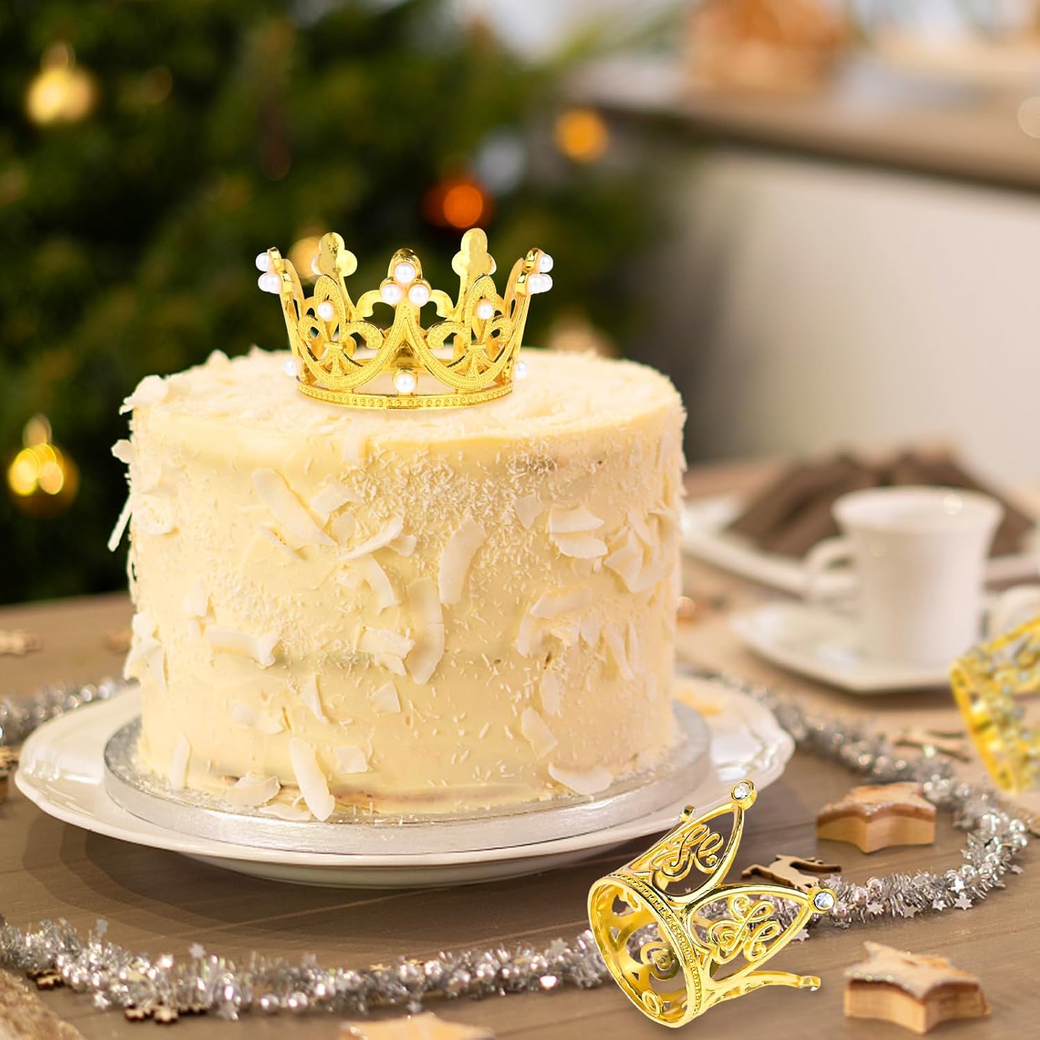 30 Pcs Crowns for Flower Bouquets, Gold Crown Cake Topper, Mini Crown for Flower Bouquet, Pearl Tiara Princess Gold Crown for Wedding Baby Shower Birthday Mothers Day Graduation Party Decor 3 Style