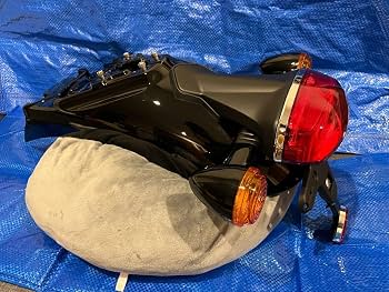 Amazon.co.jp: スラクストン1200RS リアフェンダー トライアンフ 純正