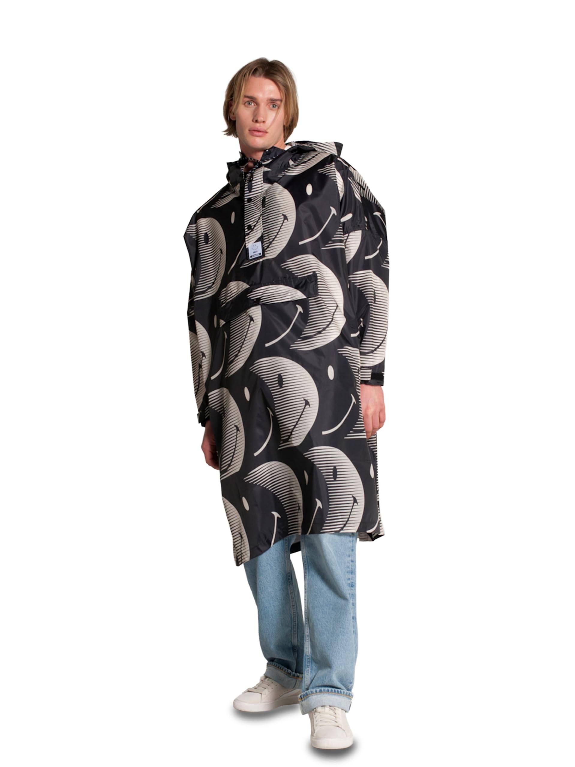 Rainkiss – Regenponcho für Erwachsene – Wasserdicht – PFAS-frei – Einheitsgröße – Black – 100% recyceltes Polyester – Design: Half Moon x Smiley