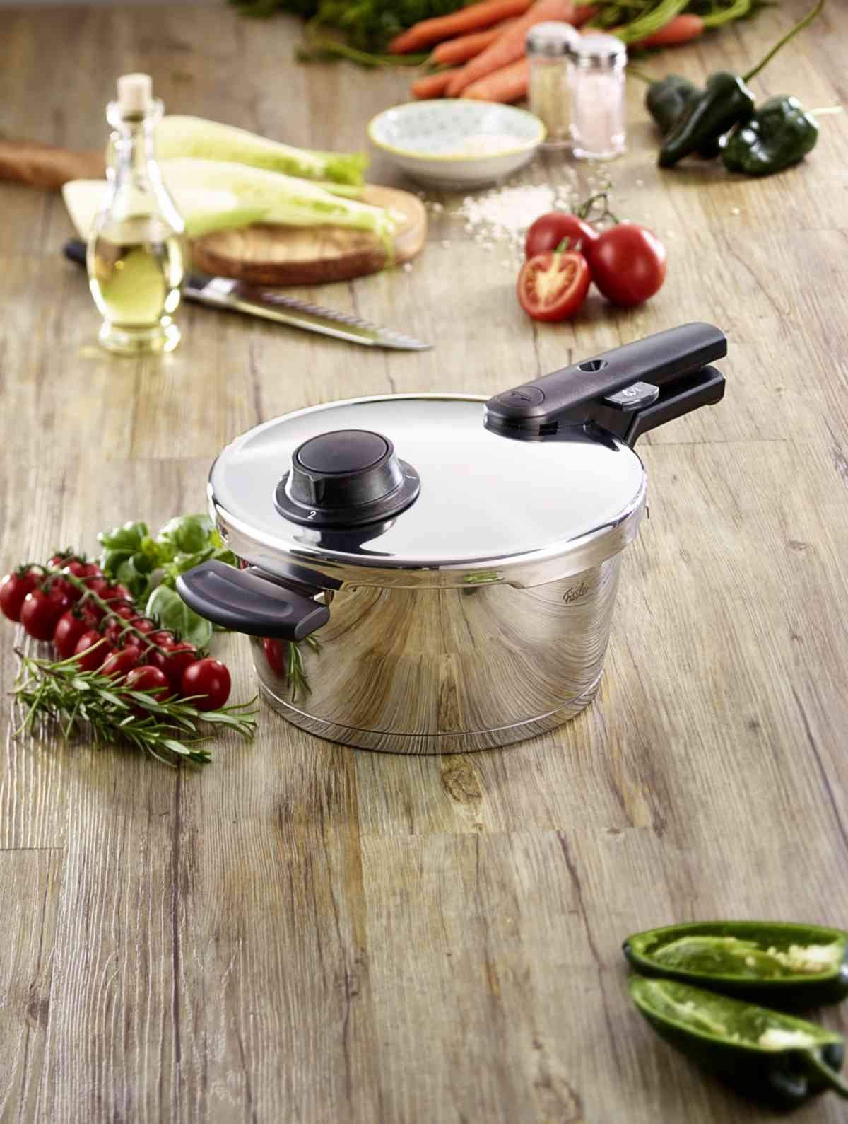 Fissler vitavit comfort Stainless Steel Pressure Cooker 61030004000/