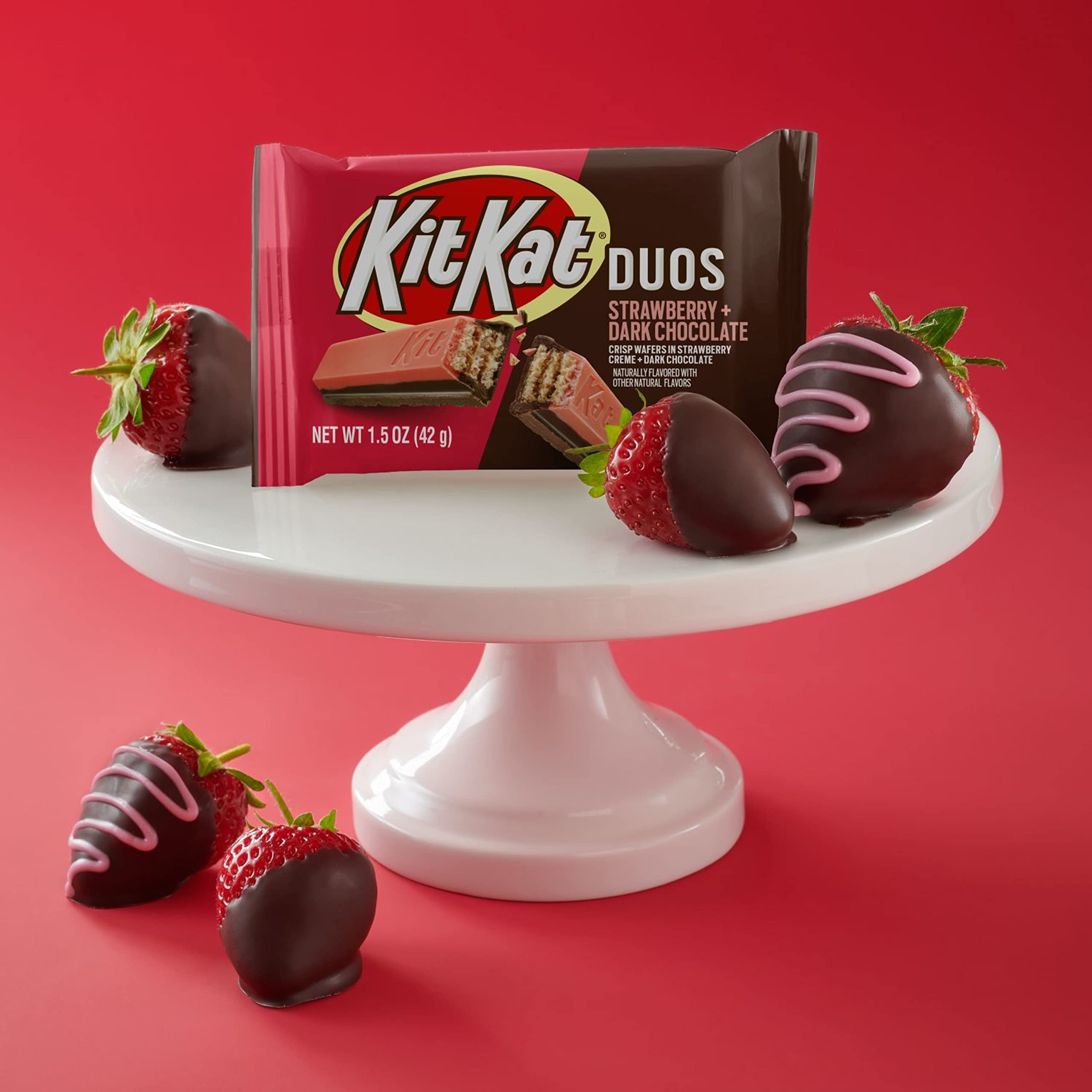KIT KAT DUOS Dark Chocolate and Strawberry Flavored Creme Wafer Candy