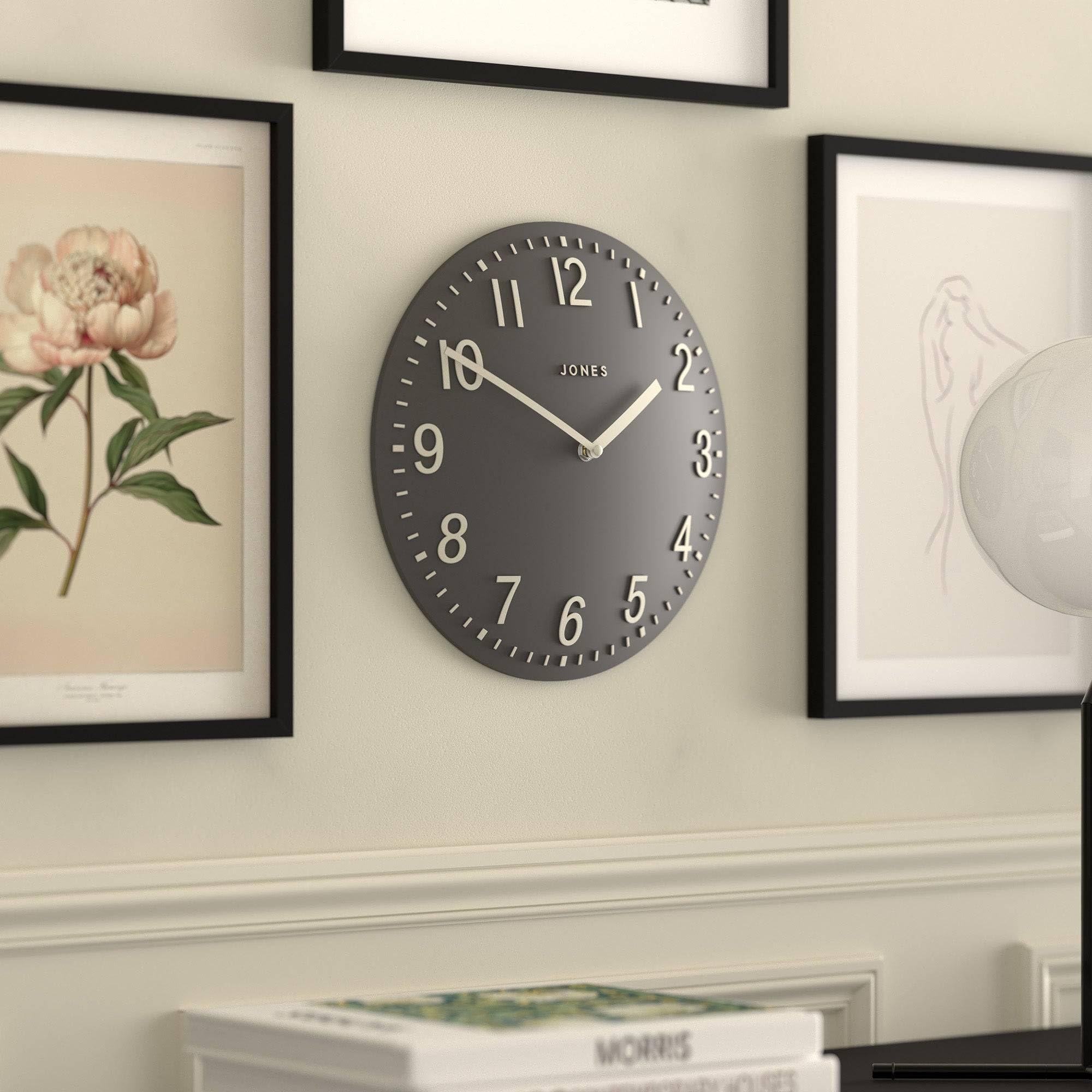 JONES CLOCKS® Chilli Reloj de Pared | Reloj Convexo Moderno | 30cm | Gris Oscuro | Encanto contemporáneo, Ideal para la Cocina, el salón, la Oficina o el Dormitorio