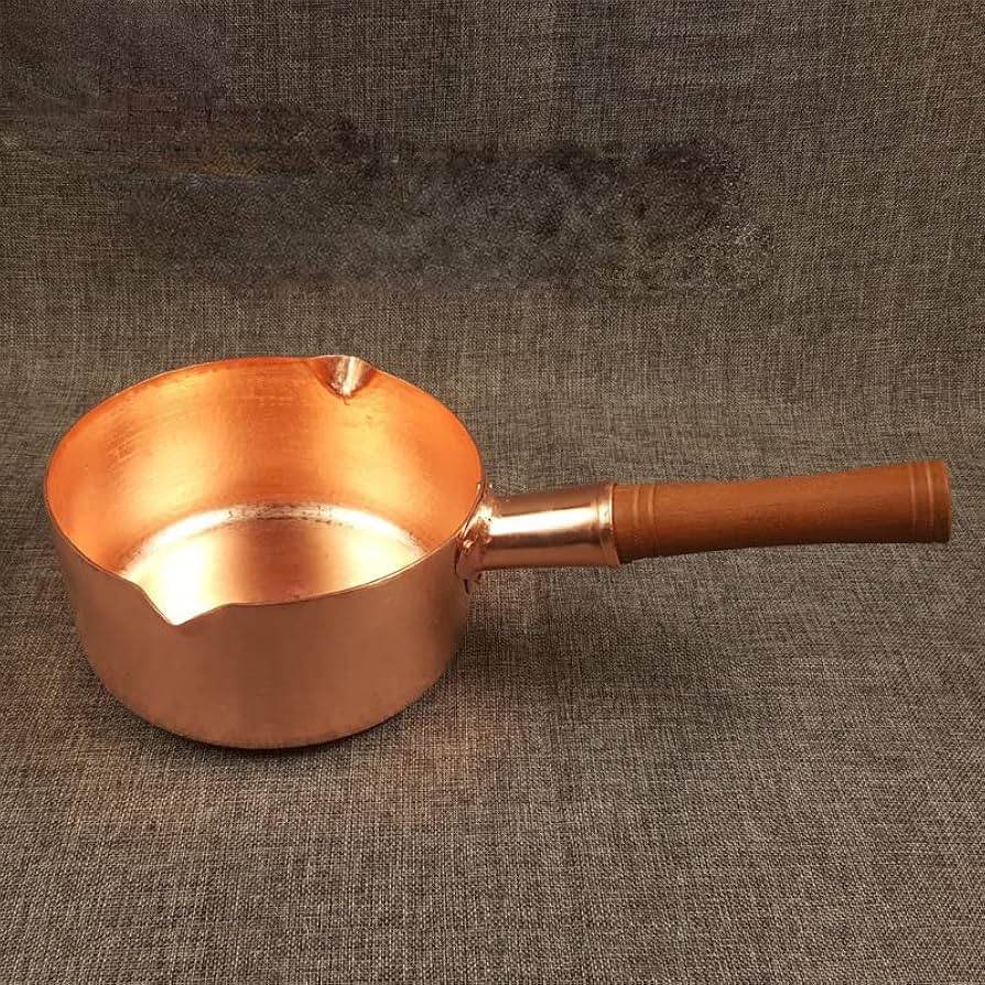希少 純銅 ヌガー鍋 片手鍋 打ち出し 注ぎ口 刻印入り ポエロン 14cm 希少 純銅製ヌガー鍋 銅製片手鍋 打ち出し注ぎ口 刻印入り