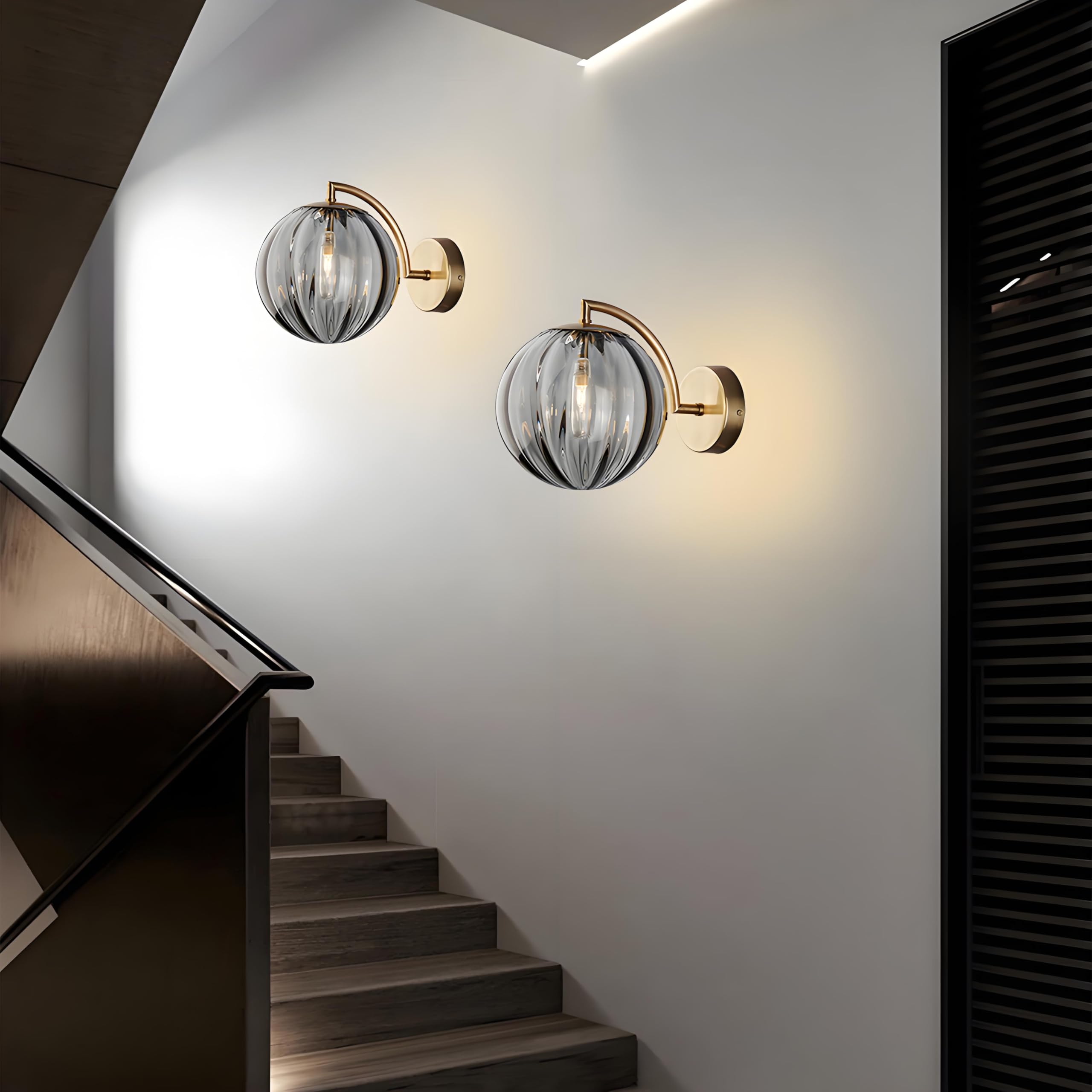 Applique con sfera in vetro Grigio da 150 mm, lampada da parete con globo in vetro con base dorata per comodino,Soggiorno,Camera da letto,Corridoio(Grigio)