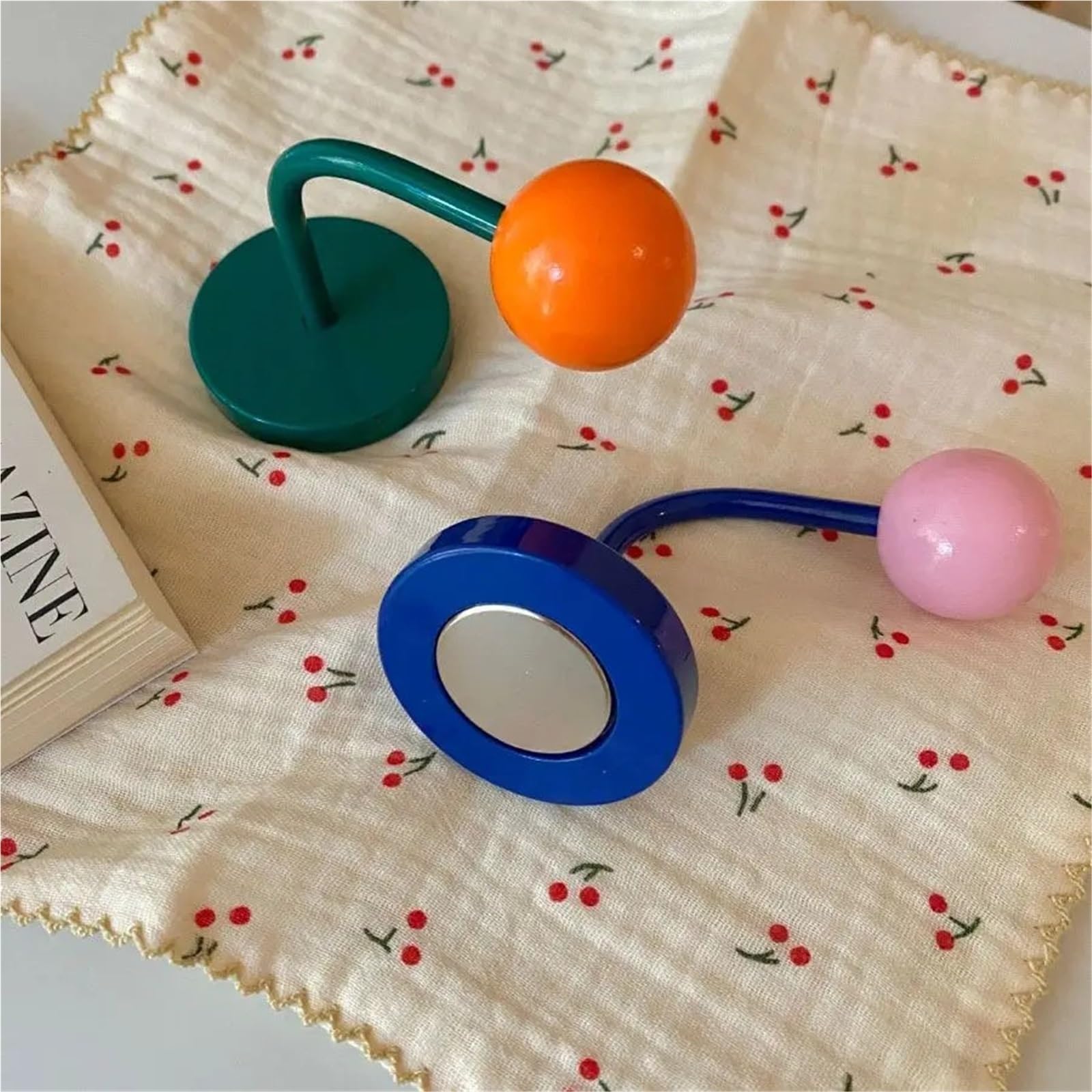 2 bunte Magnethaken Für Das Aufhängen
